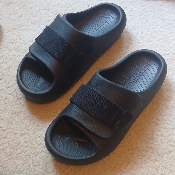 CROCS Black Chunky Slides - Picture 1 of 7